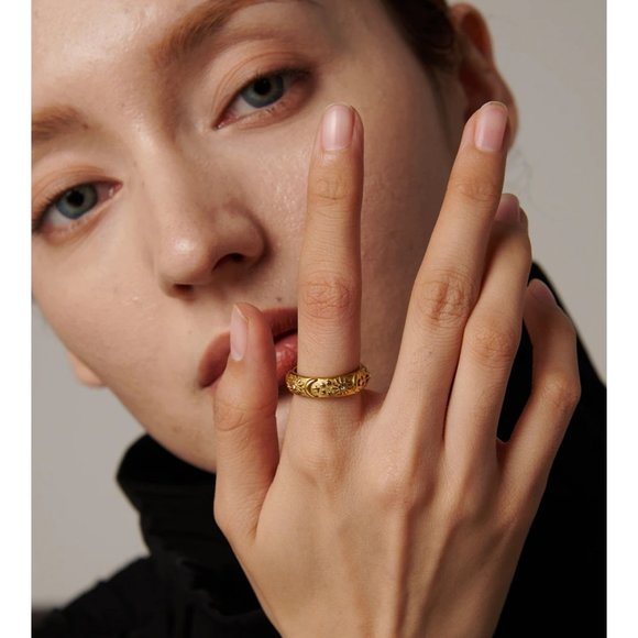 NEW 18K Gold Plated Textured Moon Star Ring - Picture 2 of 9